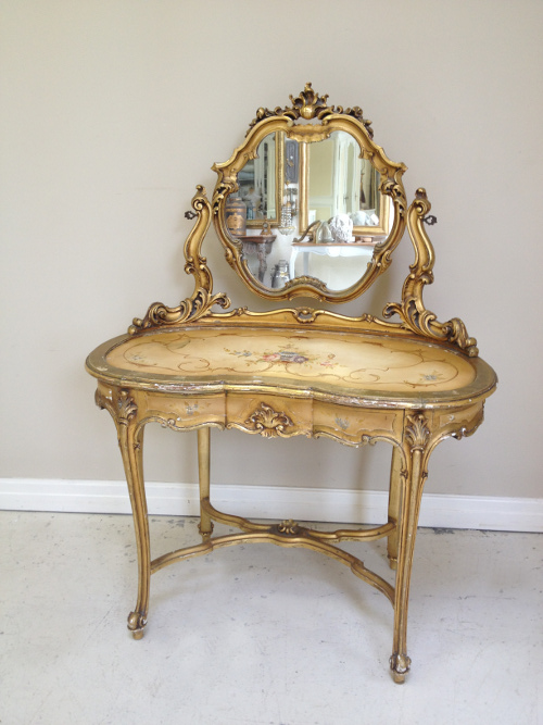 Wonderful Vintage Italian Dressing table
